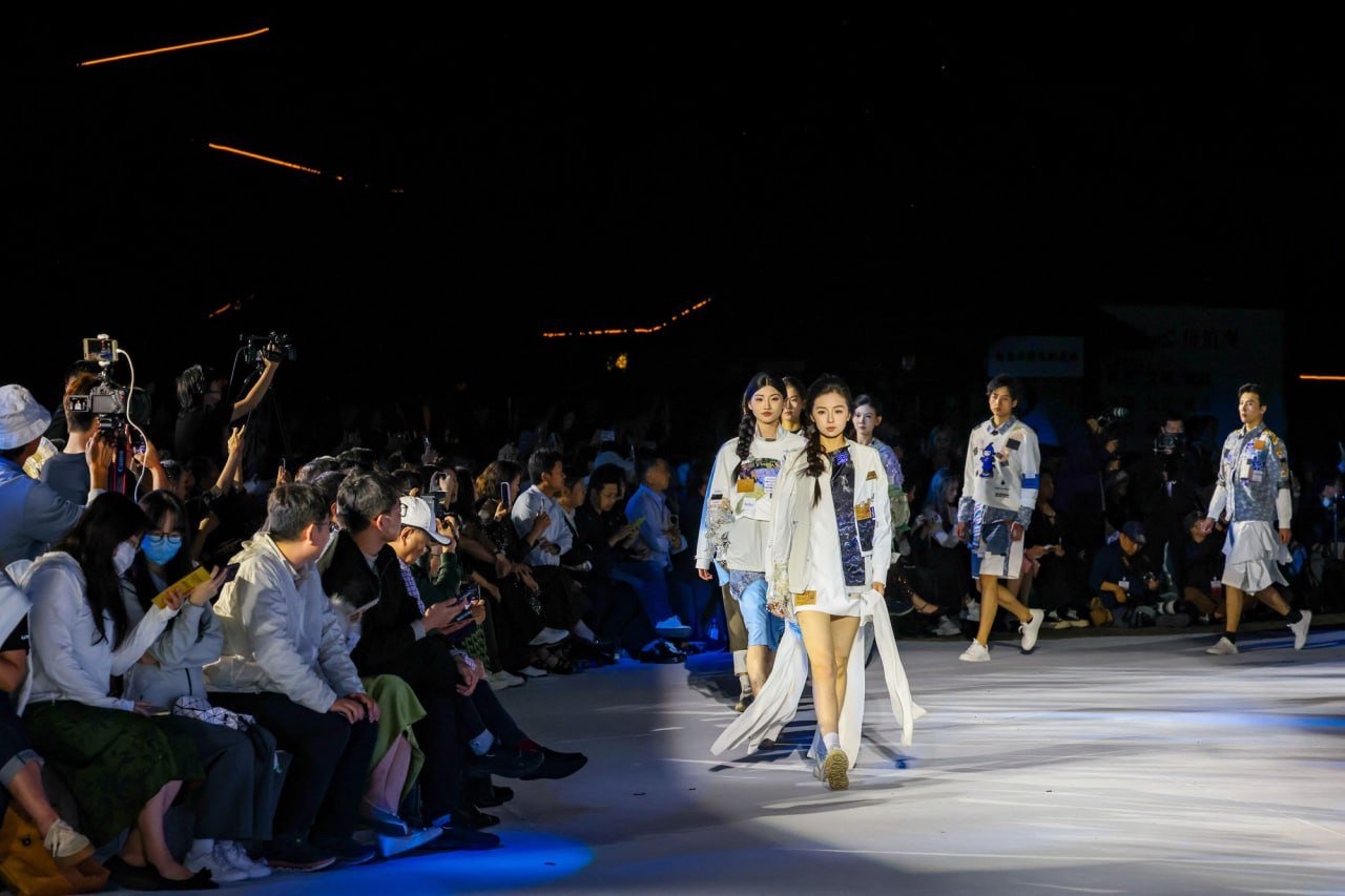 2026 China International Fashion Week Nanjing Session Concludes The Four Great Brocades Shine by the Yangtze River